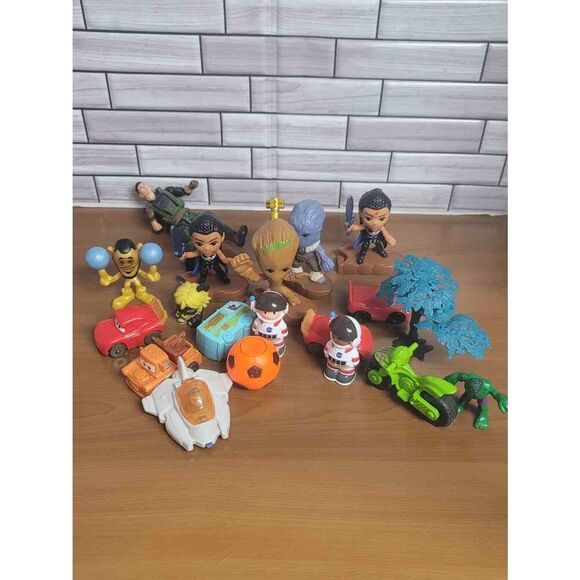 Toy Lot #A63 - Picture 1 of 8